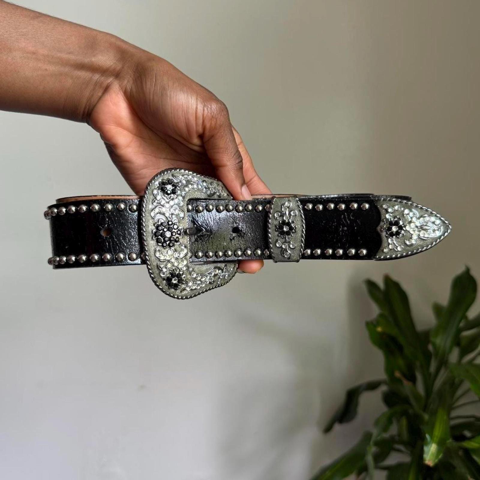 Calleen Cordero Women\'s Silver Leather studded Belt size 32 (M/L) Calleen Cordero Leather Belt Silver Studded Wide Brass  main image 3