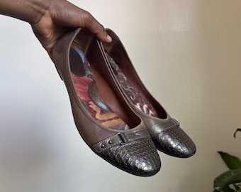 Born Handcrafted distressed Leather Metallic Cap Toe Ballet Flats size US 10.5