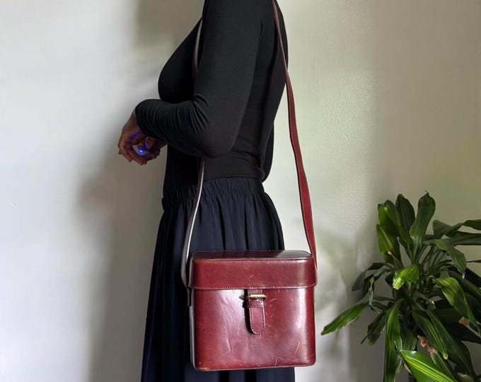 Vintage Hype Burgundy genuine leather box bag