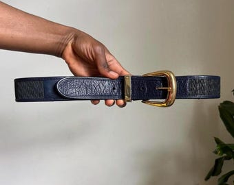 Gucci Dark Navy Blue Leather Belt With Beautiful Gold Buckle  display picture 1