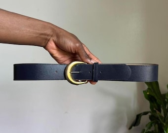 Vintage retro Navy blue belt with gold buckle size 8
