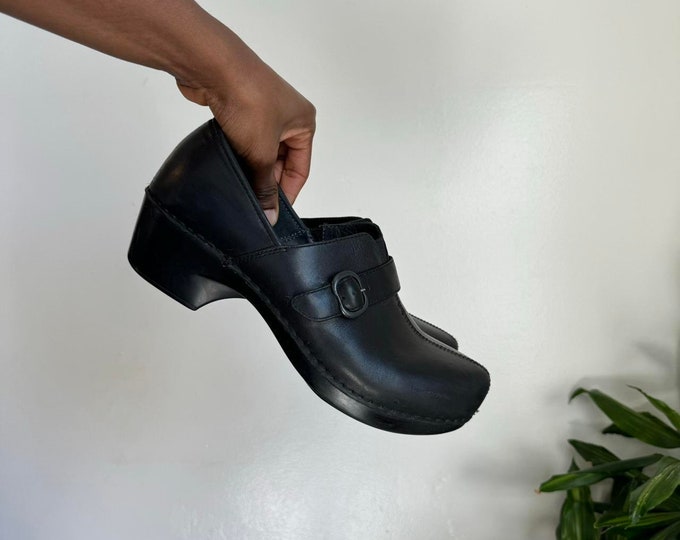 Vintage women leather upper side buckle dansko slip on clogs