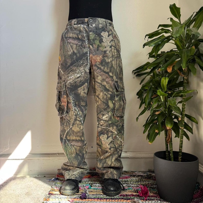 Mossy Oak unisex RealTree Camo Cargo Pants fits like L image 1