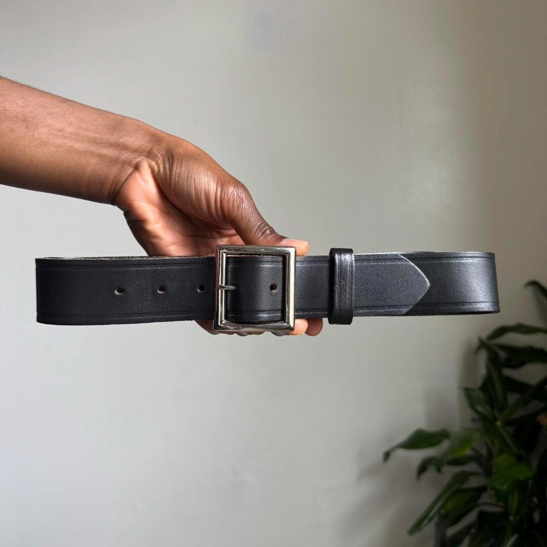 Vintage unisex‎ Black and silver Minimaliste belt Size 44 Vintage Unisex Black and Silver Minimaliste Belt Size 44  main image 2