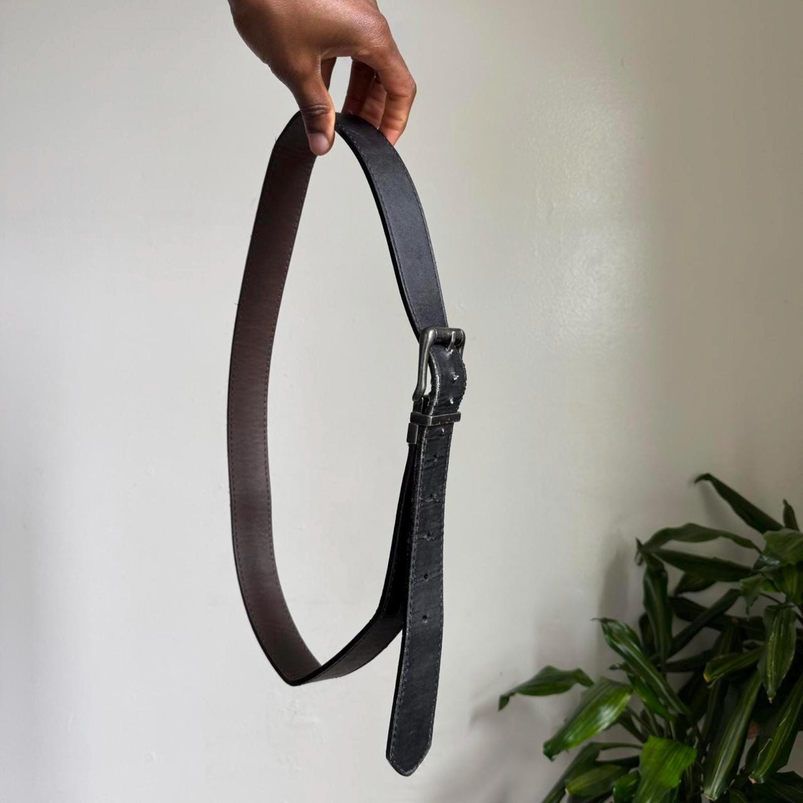 Vintage Unisex Black and Silver Minimaliste Leather Belt  display picture 2