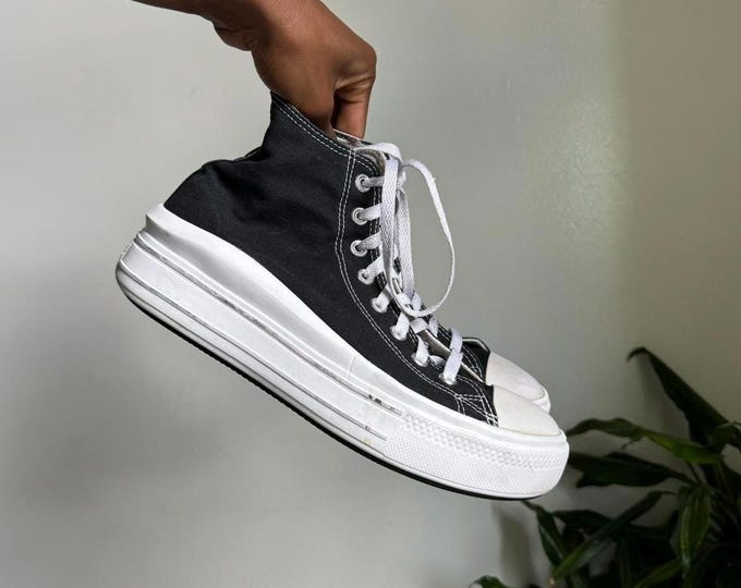Converse Womens Platform Lace Up chunky sole sneakers size 10.5