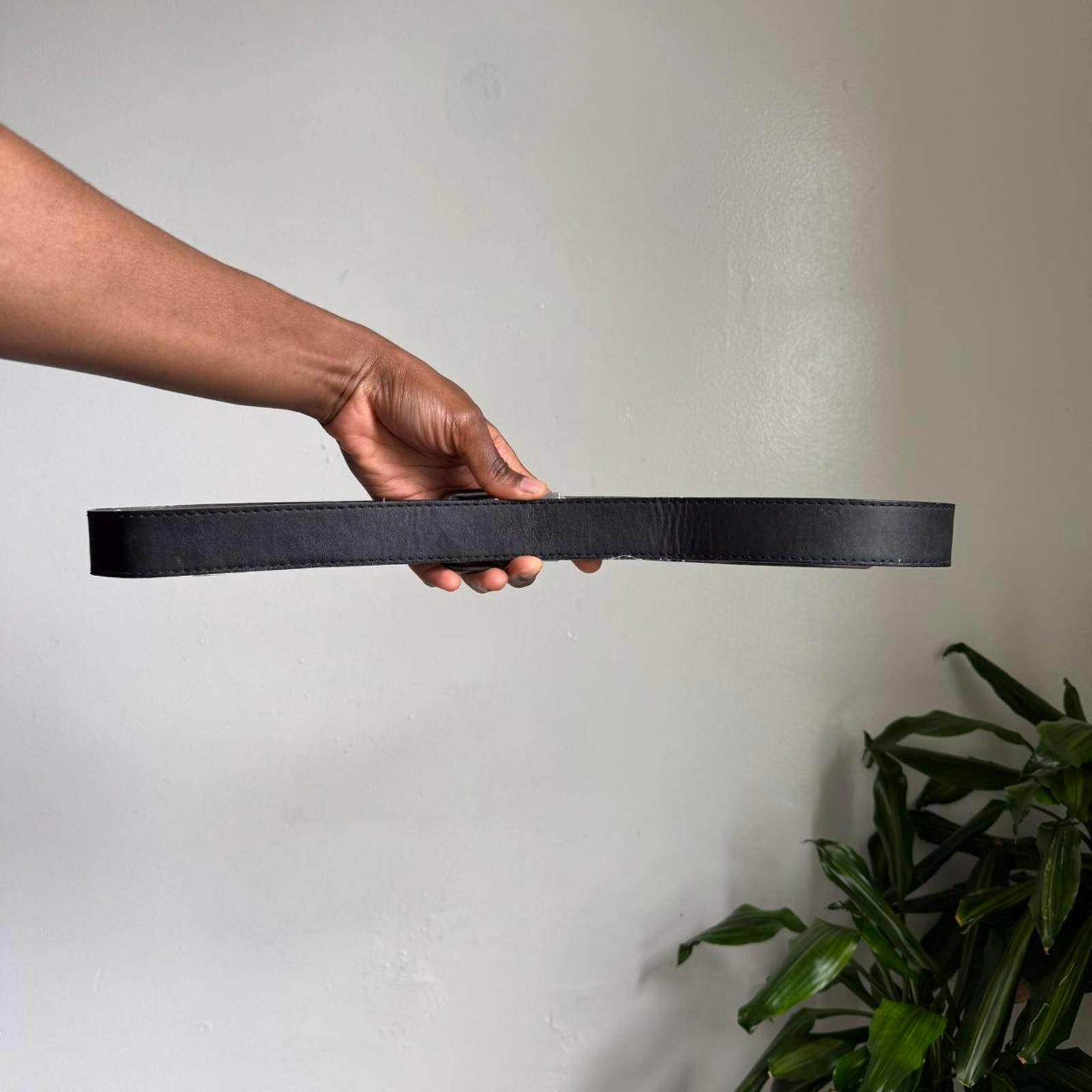 Vintage unisex‎ Black and silver Minimaliste belt Size 44 Vintage Black Leather Belt With Rectangular Silver Buckle  main image 3