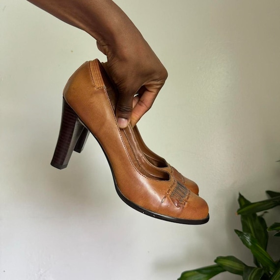Vintage Tan block heels pumps