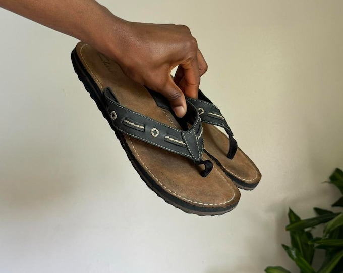 Vintage black women leather upper tribal sandals