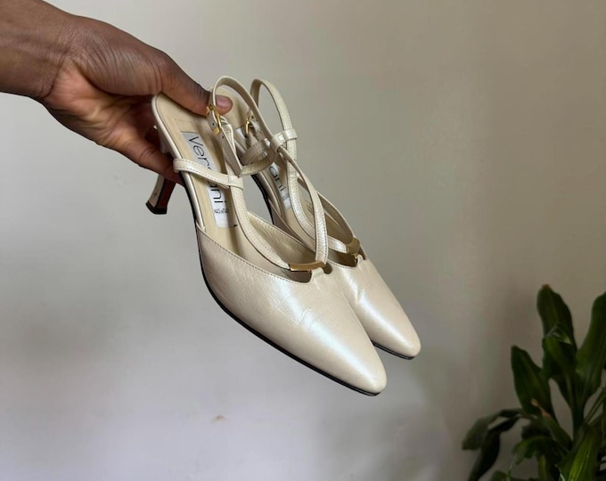 Vintage versani coquette Cream and gold Mid kitten heel shoes size 7
