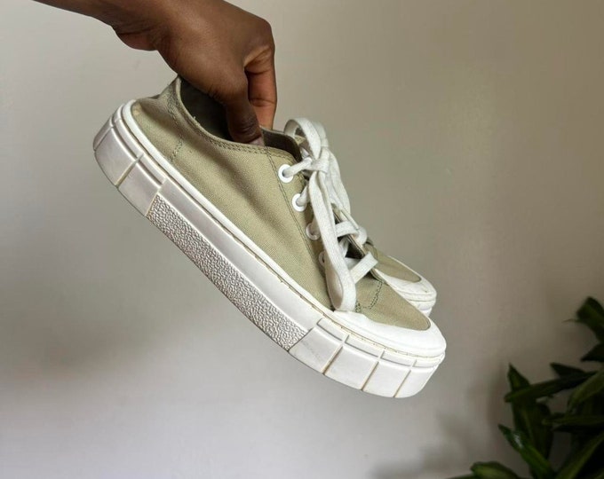Casual chunky sole green women’s sneakers