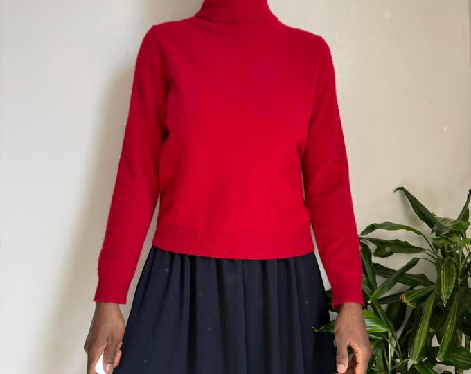 Vintage Red Turtle neck pullover lightweight Cashmere sweater size M