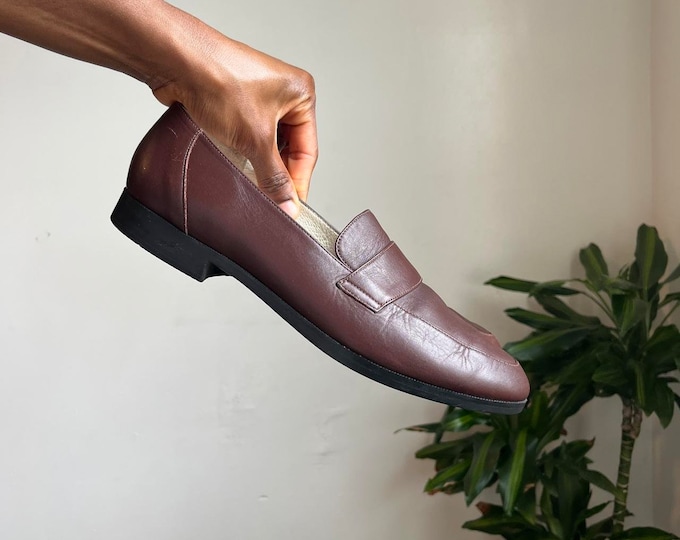 Vintage women's brown upper leather loafer flat