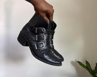 Vintage ankle leather boots in black with buckle detailing size 7