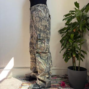 Mossy Oak unisex RealTree Camo Cargo Pants fits like L image 4