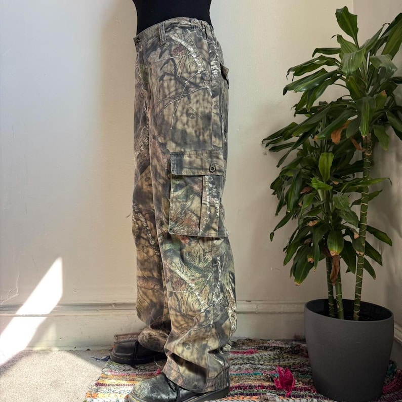 Mossy Oak unisex RealTree Camo Cargo Pants fits like L image 4
