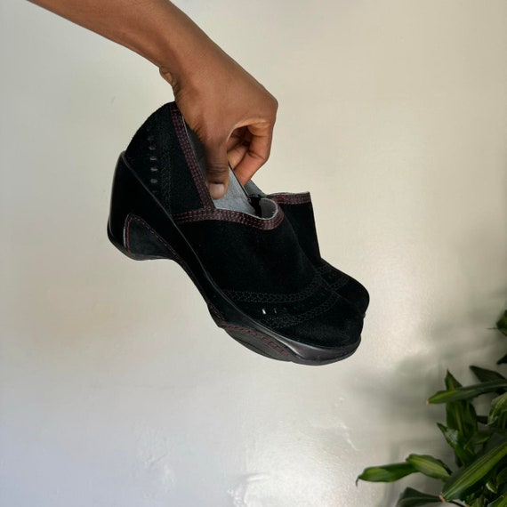 Vintage women black slip on chunky sole leather u… - image 2