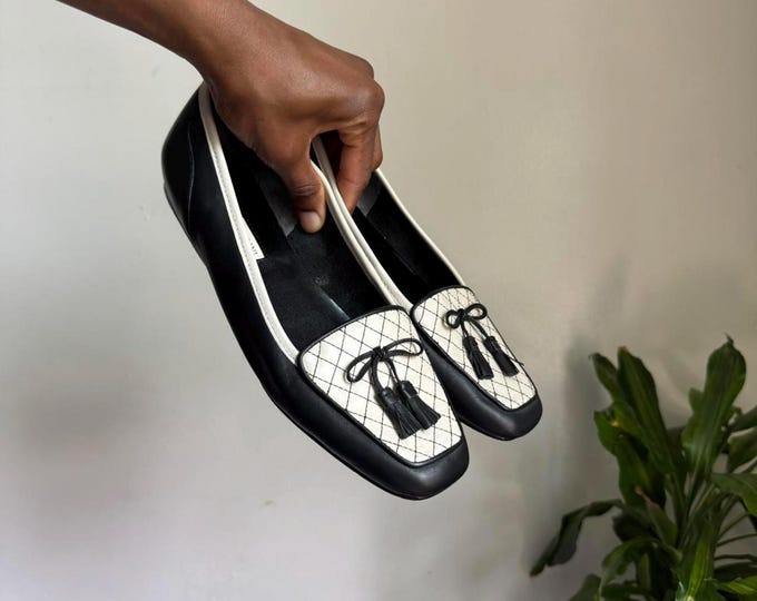 Vintage Enzo Angiolini women Black and white tassel loafers leather shoes 8.5M