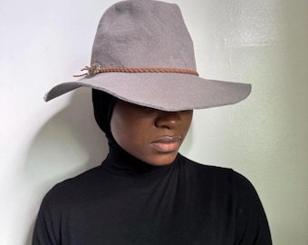 Vintage Liz Claiborne Wool Blend Newsboy Cap With Genuine  display picture 1