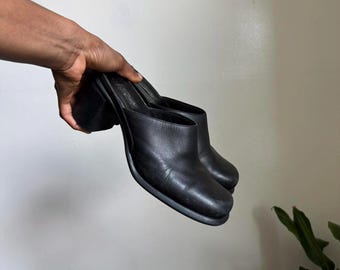 Vintage women block heels Black leather mules sandals size 8M