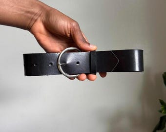 Vintage grunge Black belt with silver buckle