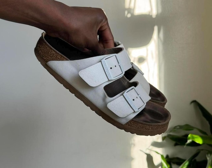 Birkenstock Arizona White Slip On sandals size 7.5