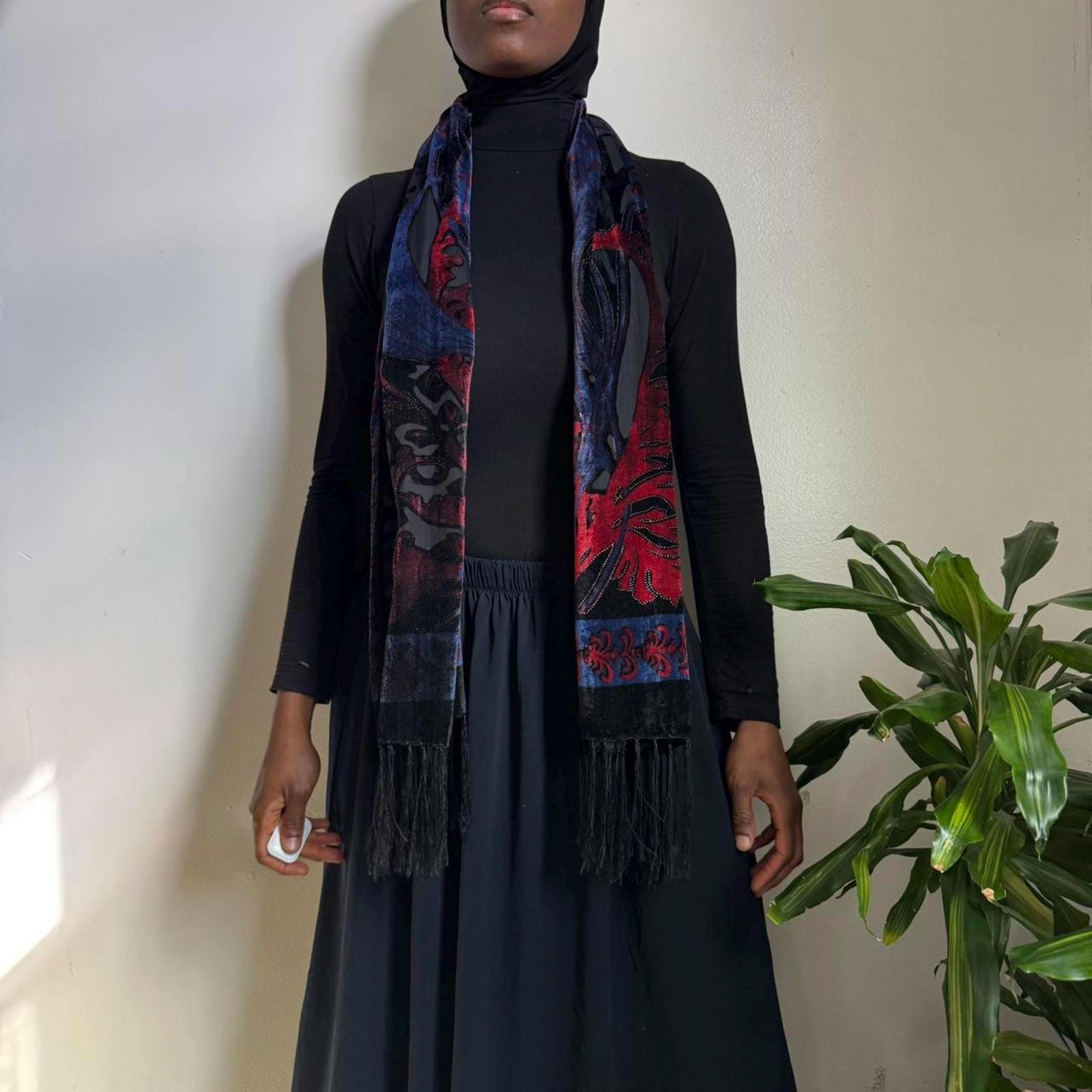 Foulard Vintage RIKKI En Acétate - Motif Rouge Et Noir - 67 X 68 Cm - Occasion