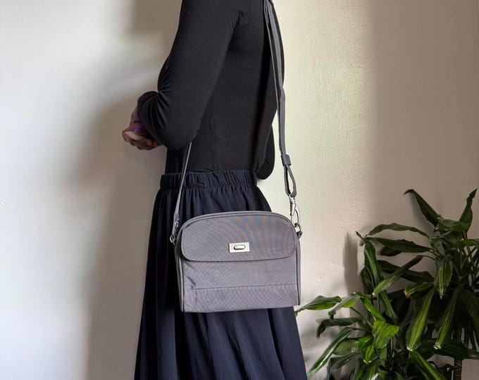 Vintage gorpcore crossbody/shoulder bag