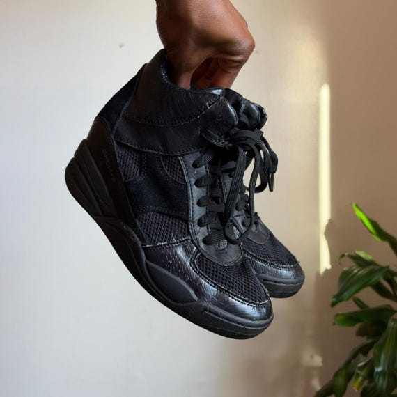 Y2K Skechers Black Leather Suede Hidden Wedge Sneakers women’s US 7