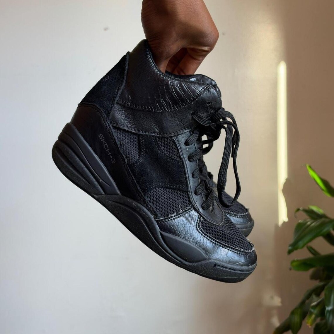 Y2K Skechers Black Leather Suede Hidden Wedge Sneakers women’s US 7, foto 4 di 5