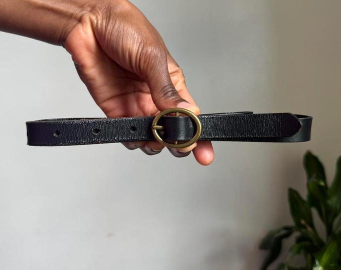 Vintage American Eagle grunge Black leather mini belt with gold buckle size S/P