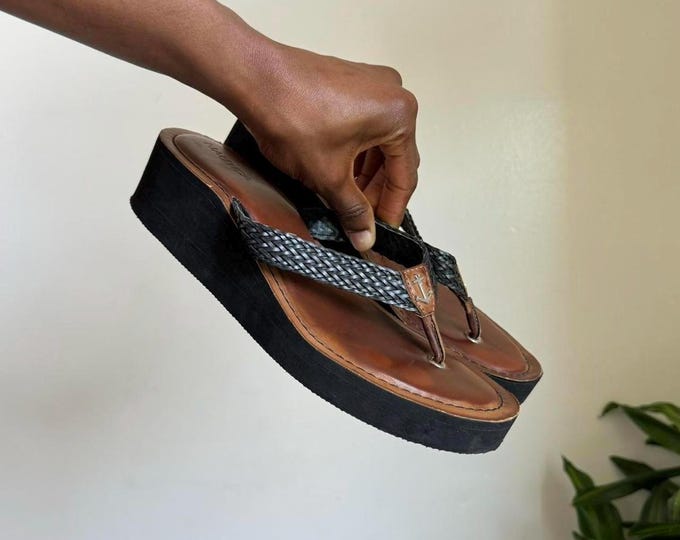 Vintage Chunky Sole Black sandals
