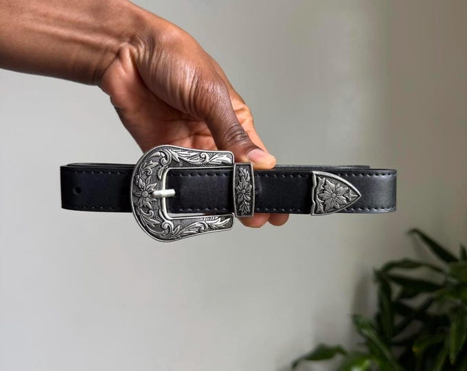 Vintage grunge/Wester mini whimsygoth belt Size S