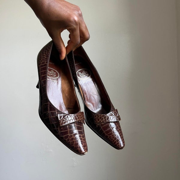 Vintage croco pointed toe heels