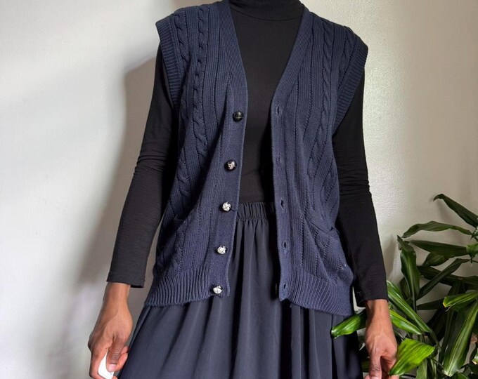 Vintage sleeveless V-neck button down chunky knit vest L