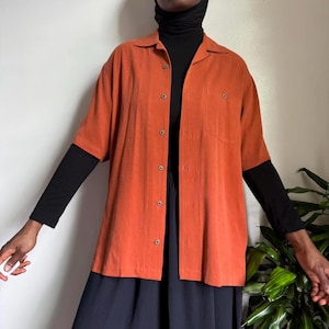 vintage 100% Silk unisex button up short sleeves shirt M