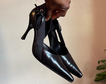 Nine West zwarte leren pumps met spitse neus en enkelbandje, maat US 6.5