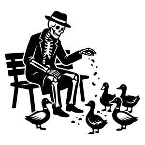 Puede incluir: Ilustración en blanco y negro de un esqueleto con sombrero y abrigo sentado en un banco, alimentando a un grupo de patos. Los patos son negros con detalles blancos. El esqueleto está sentado en un banco negro.