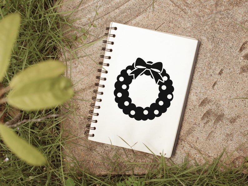 Christmas Wreath SVG - Christmas Decoration Pine Wreath Silhouette Clip ...