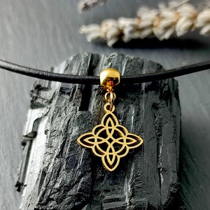 SIMBOLIKS | Hexenknoten. Goldener Edelstahl, Zaubersprüche, Hexerei, keltischer Knoten, Schutzamulett, Glückshexe, Wicca Pagan. Druide