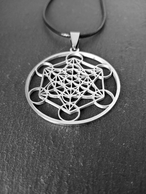 Collier En Bois Avec Pendentif Cube De Métatron - Longueur Réglable 42 à 82 Cm - Bijou Géométrie Sacrée