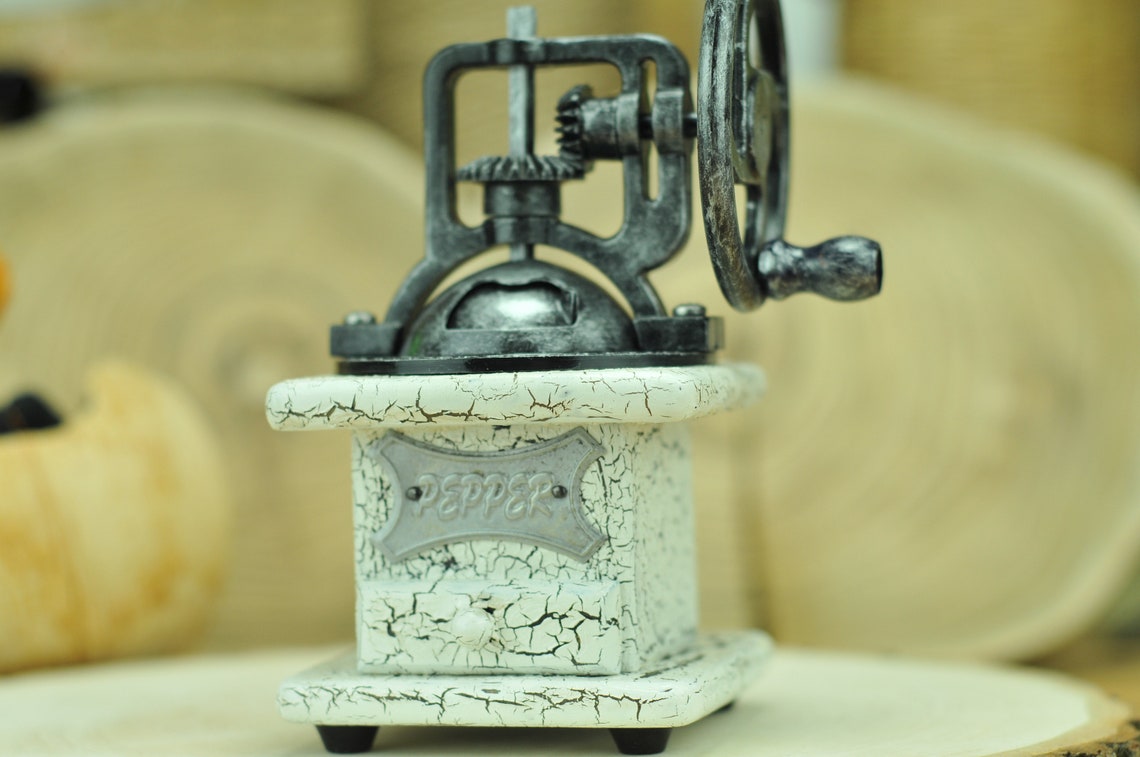 Decorative Hand Crank Pepper Grinder Pepper Mill Vintage Etsy