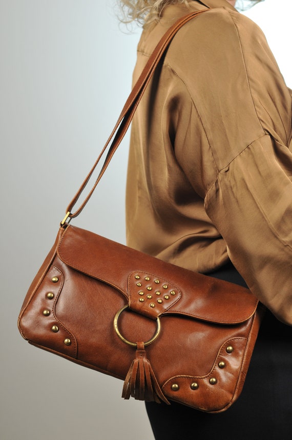 Woman Shoulder Bag Retro Purse Red brown Color With a Brass