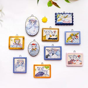 Katze einzigartige Keramik Mini Wandkunst, Katze Illustration, Miniatur, Braut, Keramik, Wohnkultur, Wandbehang, Fliesen Wandkunst, Boho Dekor, Ton