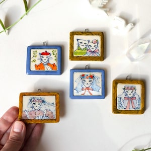 Katze einzigartige Keramik Mini Wandkunst, Katze Illustration, Miniatur, Braut, Keramik, Wohnkultur, Wandbehang, Fliesen Wandkunst, Boho Dekor, Ton