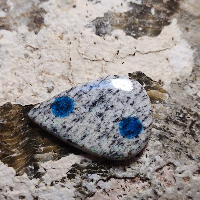 Pear Shape Size 39x26x4mm 37Cts Raindrop Azurite White Granite Loose Healing Palmstone Gemstone Natural K2 Jasper Cabochon Gemstone