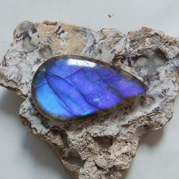 Big Size 55*33*9mm 129Cts Natural Oval Shape Blue Flashy Labradorite Gemstone AAA Quality Labradorite Cabochon Designer Cabochons