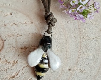 Bee pendant, Raku ceramic pendant, Ceramic necklace, Beekeper, Animal ceramic pendant, Apiary