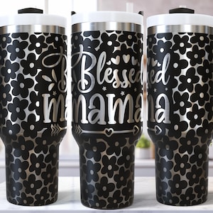 Muttertag 40 Oz Laser Tumbler Wrap SVG / Gravur geätzter Quencher Nahtlos / Retro Blumen Frühlingsdesign / gesegnete Mama SVG