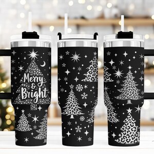 "Weihnachtsbäume Laser 40 Oz Tumbler Wrap / graviertes geätztes Quencher Nahtloses Design / Leopardenmuster "Merry & Bright"